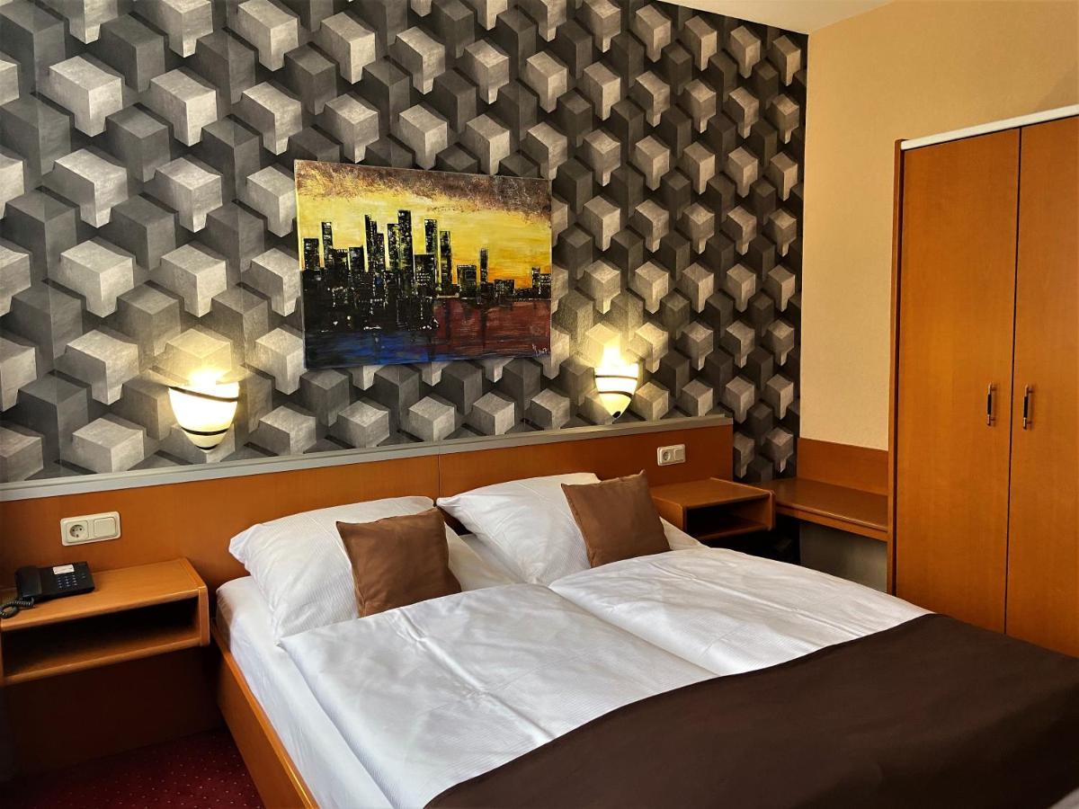Hotel Stadt Hamburg Am Fluss סארברוקן מראה חיצוני תמונה