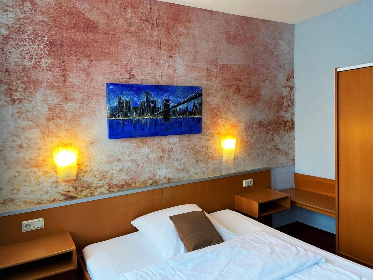 Hotel Stadt Hamburg Am Fluss סארברוקן מראה חיצוני תמונה