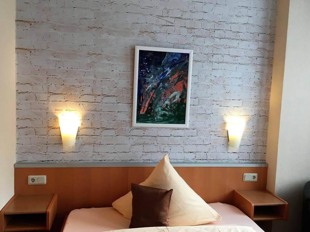 Hotel Stadt Hamburg Am Fluss סארברוקן מראה חיצוני תמונה