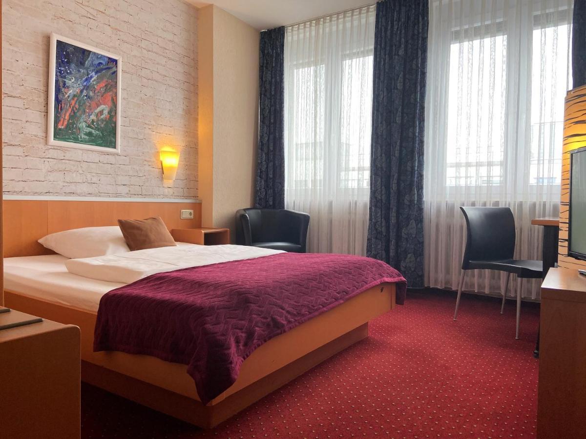 Hotel Stadt Hamburg Am Fluss סארברוקן מראה חיצוני תמונה