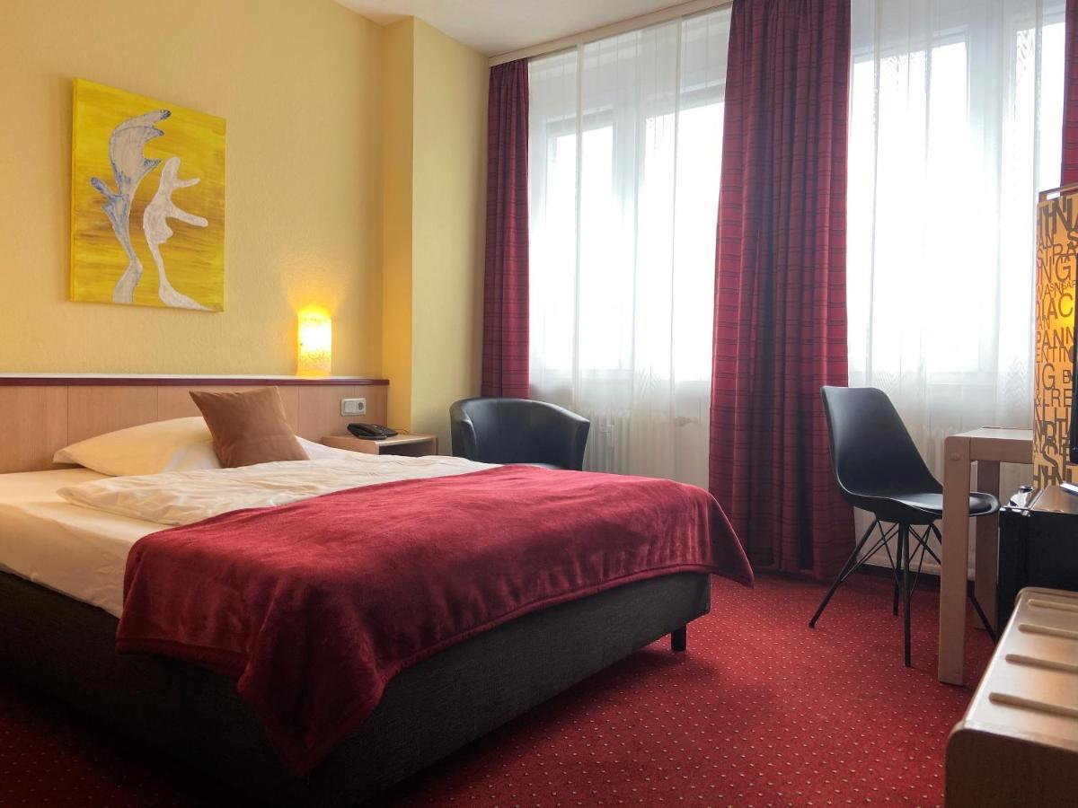 Hotel Stadt Hamburg Am Fluss סארברוקן מראה חיצוני תמונה