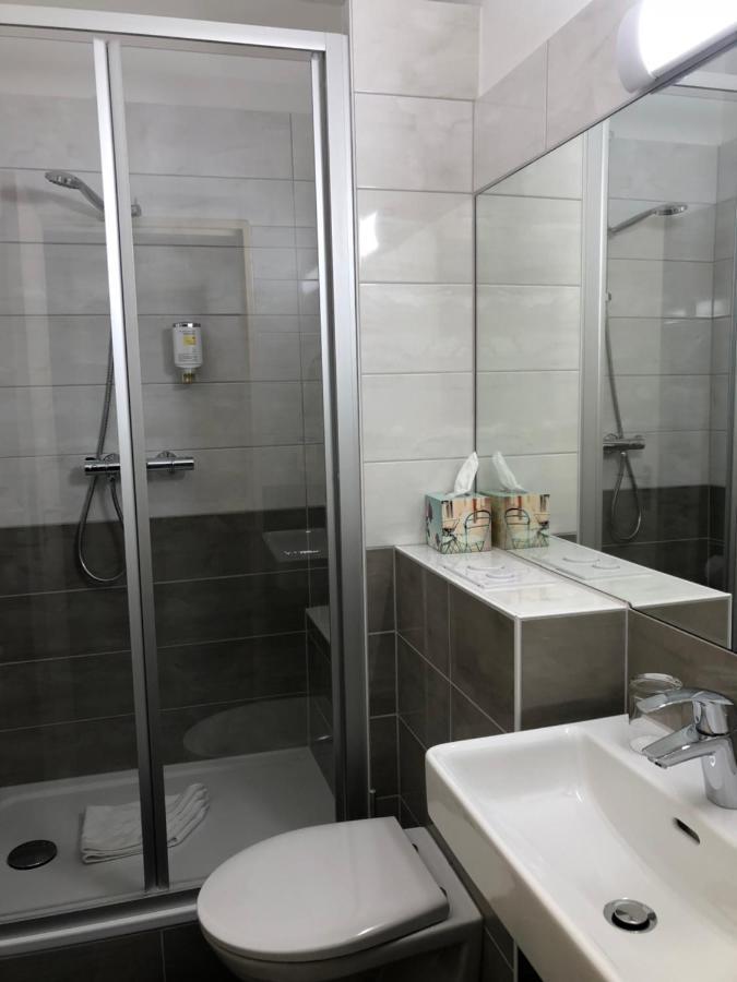 Hotel Stadt Hamburg Am Fluss סארברוקן מראה חיצוני תמונה