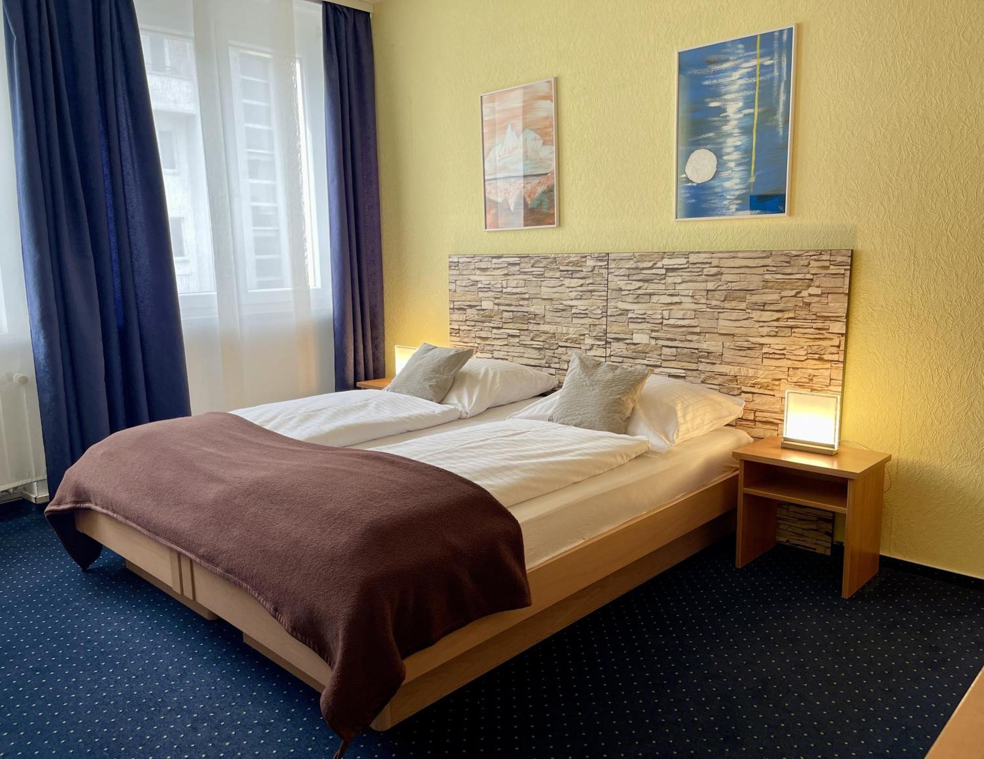 Hotel Stadt Hamburg Am Fluss סארברוקן מראה חיצוני תמונה