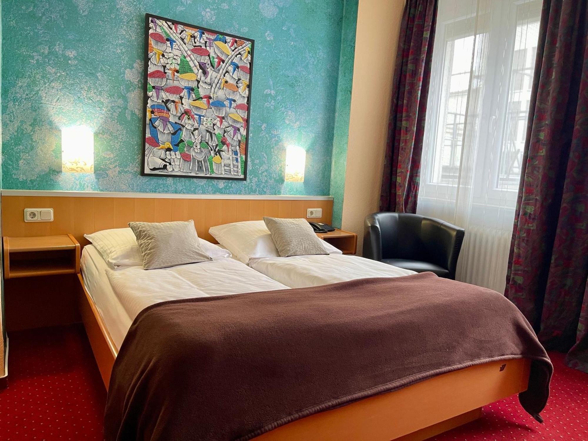 Hotel Stadt Hamburg Am Fluss סארברוקן מראה חיצוני תמונה
