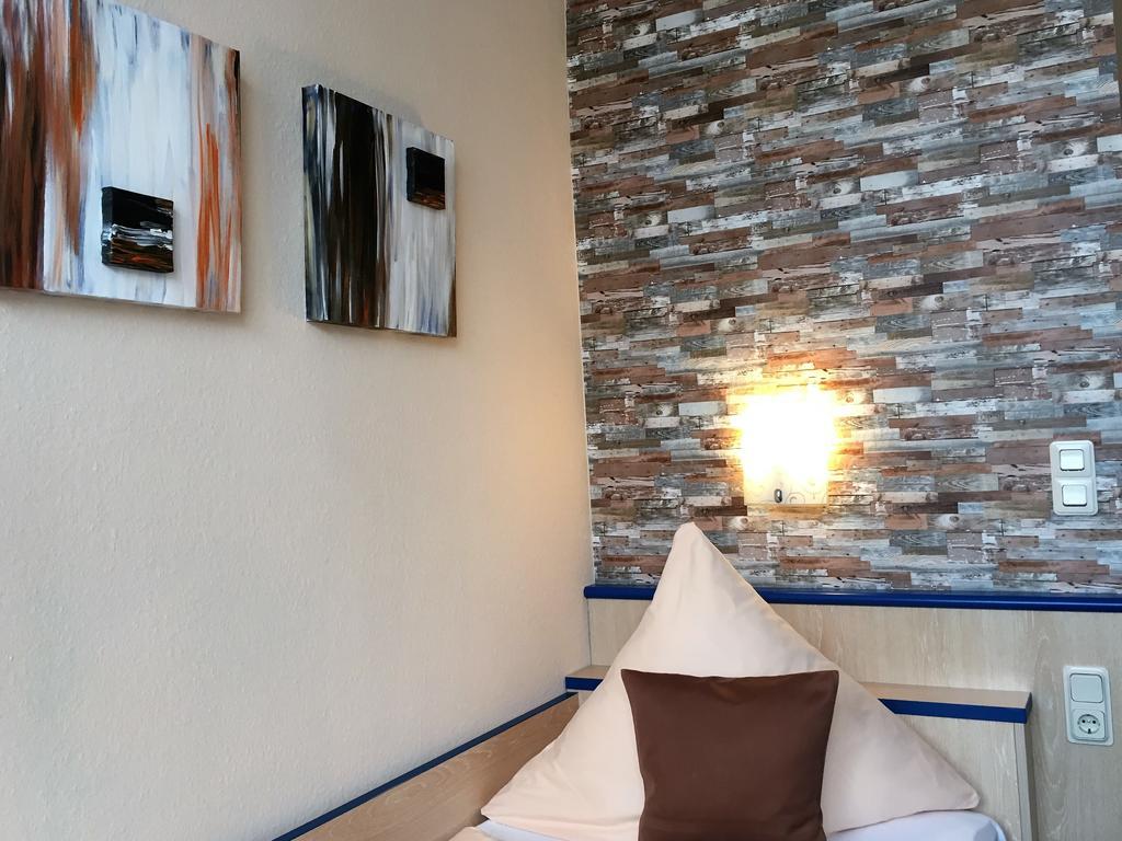 Hotel Stadt Hamburg Am Fluss סארברוקן מראה חיצוני תמונה