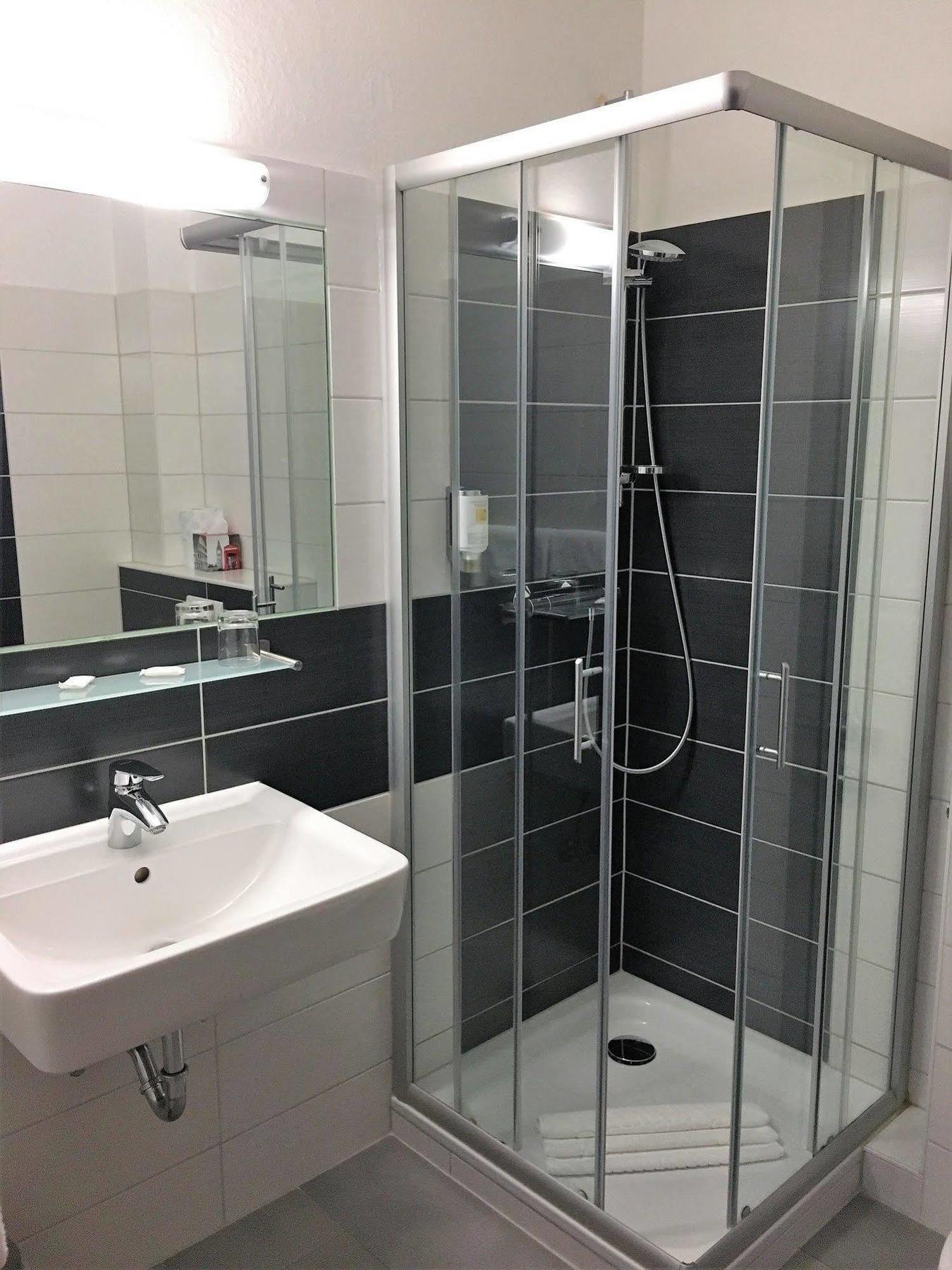 Hotel Stadt Hamburg Am Fluss סארברוקן מראה חיצוני תמונה