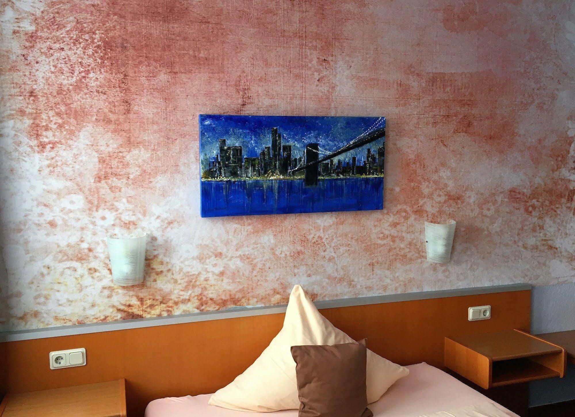 Hotel Stadt Hamburg Am Fluss סארברוקן מראה חיצוני תמונה