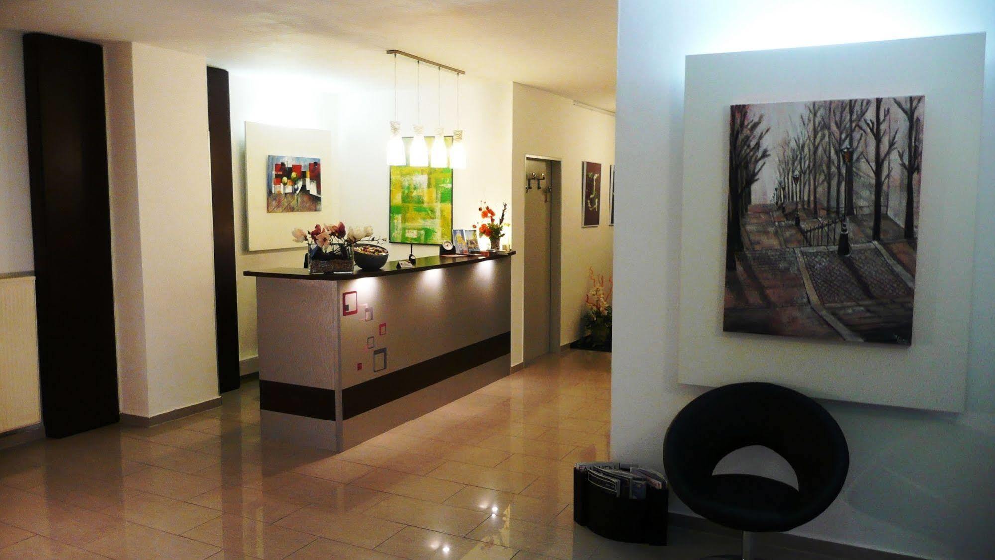 Hotel Stadt Hamburg Am Fluss סארברוקן מראה חיצוני תמונה