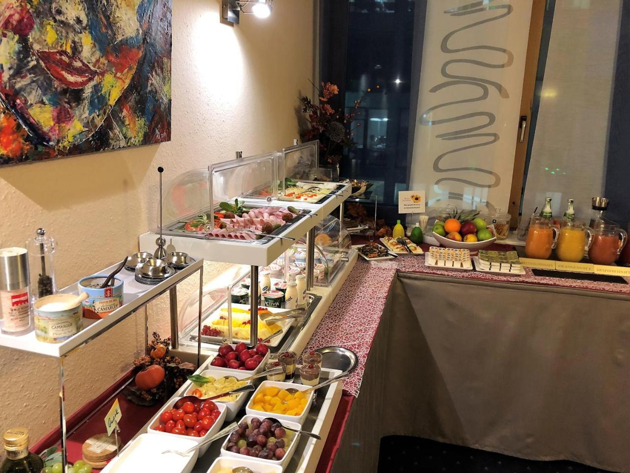 Hotel Stadt Hamburg Am Fluss סארברוקן מראה חיצוני תמונה