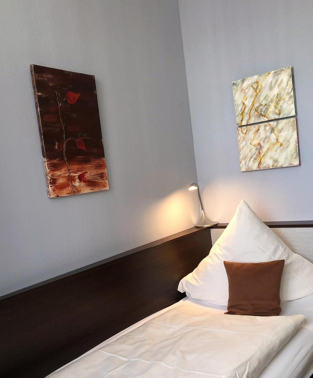 Hotel Stadt Hamburg Am Fluss סארברוקן מראה חיצוני תמונה